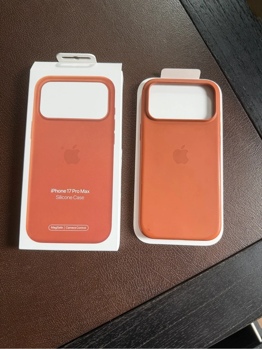 Apple Silicone iPhone 17 Pro Max Case - Orange